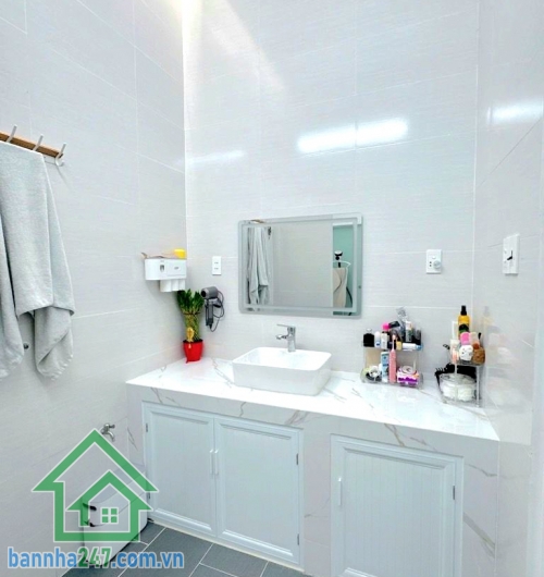 CHỈ 9,9 TỶ - HIẾM – SIÊU PHẨM THOẠI NGỌC HẦU – TÂN PHÚ - KINH DOANH – VĂN PHÒNG CÔNG TY ĐỈNH – DT LỚN 115M²  Diện tích: 4 x 28,5m – 115m² – nở hậu nhẹ, sổ đẹp