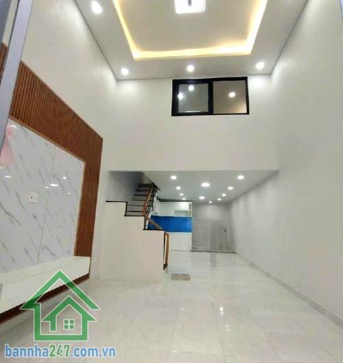 CHỈ 3,53 TỶ – NHÀ ĐẸP Ở NGAY LÊ VĂN KHƯƠNG – HẺM 3.5M THÔNG - 44,9m² (4x11,3)m - 2PN 2WC Diện tích: 4 x 11,3m = 44,9m² Kết cấu: 2 tầng BTCT kiên cố 2PN – 2WC