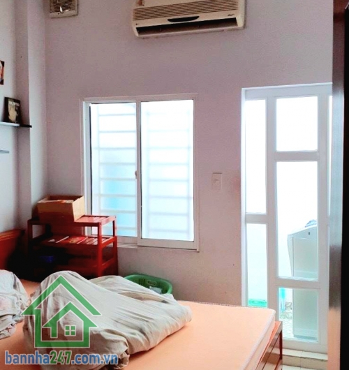 CHỈ 5,2 TỶ - HXH GẦN CHỢ TÂN TRỤ - NGUYỄN SỸ SÁCH - DT: 42M² - 2 PN, 3 WC - TRỆT+ LẦU BTCT  - NHÀ MỚI Ở NGAY   Căn nhà gọn gàng, vị trí thuận tiện, phù hợp gia đình nhỏ hoặc mua giữ tài sản khu Tân Bình. Gần chợ Tân Trụ, tiện sinh hoạt hằng ngày Hẻm xe hơ