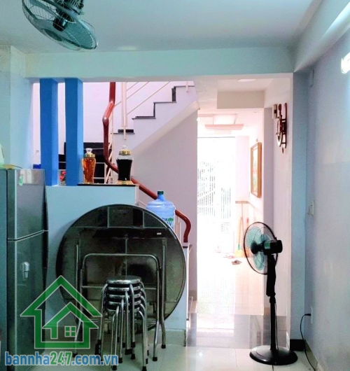 CHỈ 5,2 TỶ - HXH GẦN CHỢ TÂN TRỤ - NGUYỄN SỸ SÁCH - DT: 42M² - 2 PN, 3 WC - TRỆT+ LẦU BTCT  - NHÀ MỚI Ở NGAY   Căn nhà gọn gàng, vị trí thuận tiện, phù hợp gia đình nhỏ hoặc mua giữ tài sản khu Tân Bình. Gần chợ Tân Trụ, tiện sinh hoạt hằng ngày Hẻm xe hơ