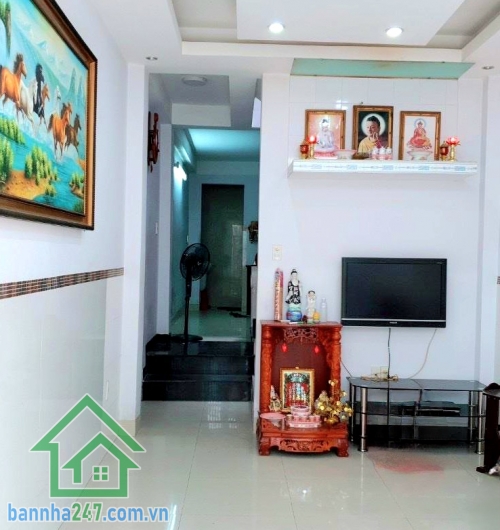 CHỈ 5,2 TỶ - HXH GẦN CHỢ TÂN TRỤ - NGUYỄN SỸ SÁCH - DT: 42M² - 2 PN, 3 WC - TRỆT+ LẦU BTCT  - NHÀ MỚI Ở NGAY   Căn nhà gọn gàng, vị trí thuận tiện, phù hợp gia đình nhỏ hoặc mua giữ tài sản khu Tân Bình. Gần chợ Tân Trụ, tiện sinh hoạt hằng ngày Hẻm xe hơ