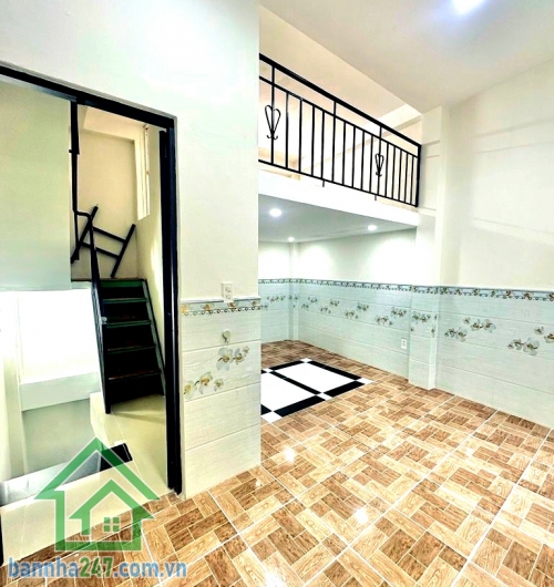 CHỈ 3.85 TỶ - P. 3 GÒ VẤP GIÁP PHÚ NHUẬN - 27M² - 3 TẦNG BTCT HOÀN CÔNG ĐỦ 3PN 2WC - SỔ NỞ HẬU CÔNG NHẬN ĐỦ  Chỉ vài phút ra đến Sân bay Tân Sơn Nhất, Phường 3