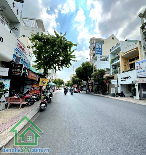 CHỈ 16,9 TỶ - MTKD TÂN PHÚ – ĐƯỜNG NHỰA 20M – DÒNG TIỀN 45TR/TH – CỰC HIẾM • Mặt tiền đường nhựa 20m, có lề rộng trước nhà• Trục kinh doanh sầm uất, giáp Tân Bình