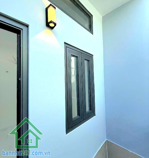 CHỈ 3,75 TỶ – HIẾM – SÁT TÂN PHÚ – NGAY CHỢ BÌNH LONG - NHÀ MỚI XÂY – VÀO Ở NGAY – DT 30,5M² – 2PN – 2WC Kết cấu: • Nhà mới xây, 1 trệt 1 lầu – hoàn thiện đẹp