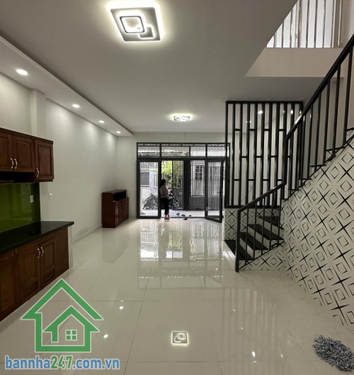 CHỈ 5,6 TỶ - NHÀ MỚI ĐẸP – NGAY KÊNH TÂN HÓA – CHỈ VÀI BƯỚC SANG BÀU CÁT TÂN BÌNH * Diện tích 70m2 (5 x 13m, nở hậu 5.8m tài lộc). * Kết cấu 1 trệt 1 lầu, 3PN, 3WC, có phòng ngủ dưới trệt.