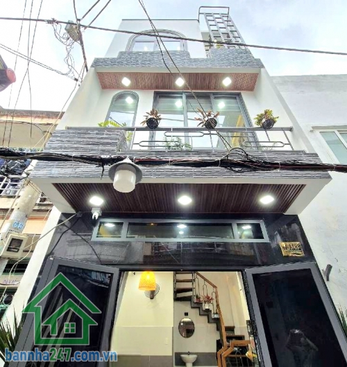 CHỈ 4,8 TỶ – SIÊU PHẨM QUẬN 10 - 3 TẦNG BTCT – 60M² – MỚI 100% – FULL NỘI THẤT SÁT MẶT TIỀN – PHONG CÁCH HIỆN ĐẠI – HẺM THÔNG 4M Kết cấu: • 1 trệt 2 lầu mới.