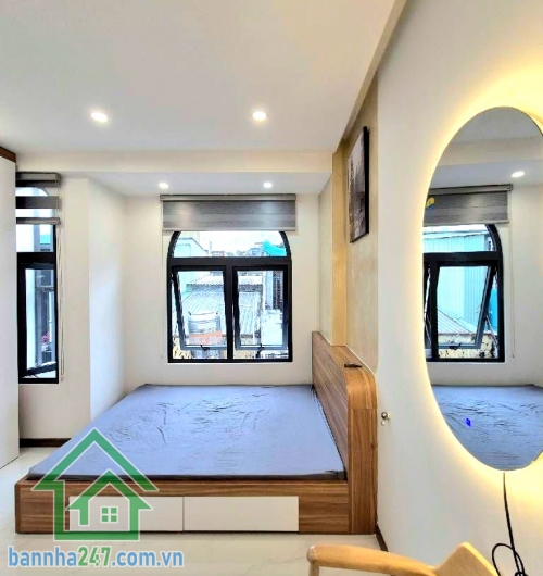CHỈ 4,8 TỶ – SIÊU PHẨM QUẬN 10 - 3 TẦNG BTCT – 60M² – MỚI 100% – FULL NỘI THẤT SÁT MẶT TIỀN – PHONG CÁCH HIỆN ĐẠI – HẺM THÔNG 4M Kết cấu: • 1 trệt 2 lầu mới.