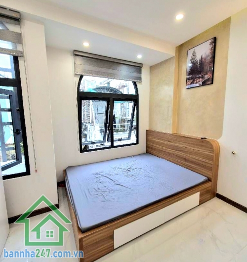 CHỈ 4,8 TỶ – SIÊU PHẨM QUẬN 10 - 3 TẦNG BTCT – 60M² – MỚI 100% – FULL NỘI THẤT SÁT MẶT TIỀN – PHONG CÁCH HIỆN ĐẠI – HẺM THÔNG 4M Kết cấu: • 1 trệt 2 lầu mới.