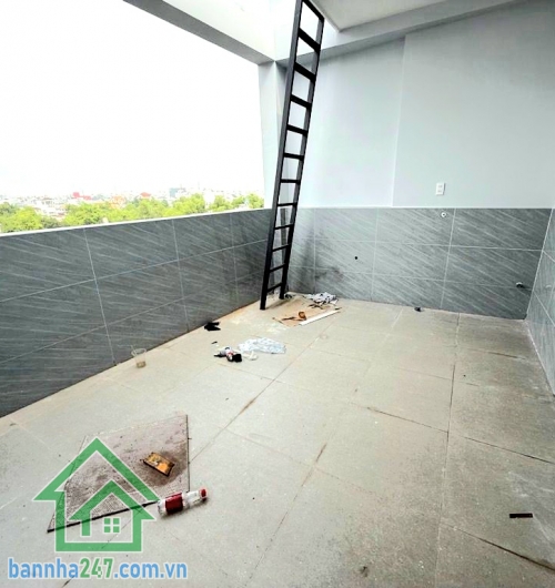NHỈNH 6 TỶ – NHÀ 5 TẦNG MỚI XÂY - DT: 50M² – GIÁP KHU TÊN LỬA - 4PN – 5W • DT: 6.25 x 9m – 50m² • 5 tầng: trệt – lửng – 2 lầu – sân thượng • 4PN – 5WC (WC riêng khép kín)