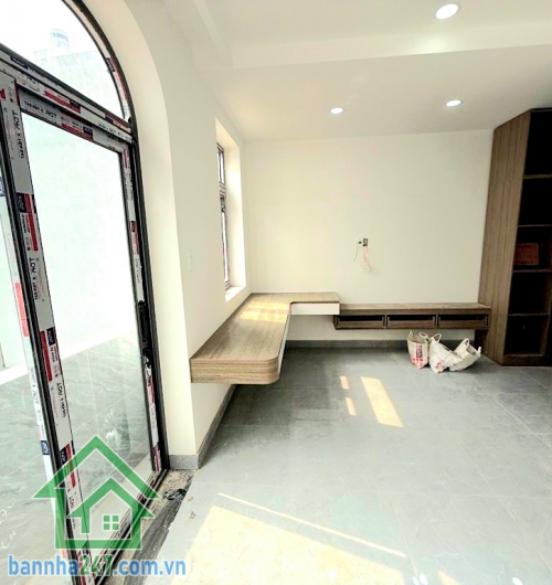 NHỈNH 6 TỶ – NHÀ 5 TẦNG MỚI XÂY - DT: 50M² – GIÁP KHU TÊN LỬA - 4PN – 5W • DT: 6.25 x 9m – 50m² • 5 tầng: trệt – lửng – 2 lầu – sân thượng • 4PN – 5WC (WC riêng khép kín)