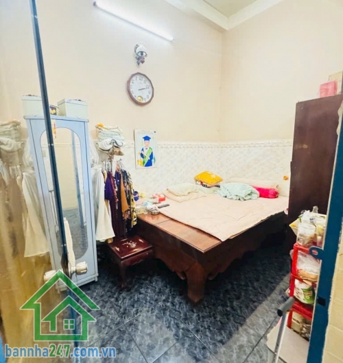 GIÁ 12,5 TỶ TL – NHÀ 3 TẦNG THẠCH LAM – Ô TÔ NGỦ TRONG NHÀ – 77M² – 5PN – CHÍNH CHỦ 1 ĐỜI 