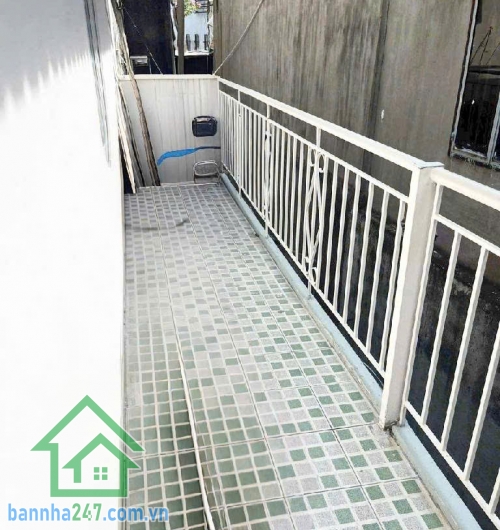 CHỈ 3,9 TỶ – NHÀ ĐẸP 2 TẦNG – NGAY LẠC LONG QUÂN – Ở NGAY HOẶC CHO THUÊ GIỮ TIỀN
