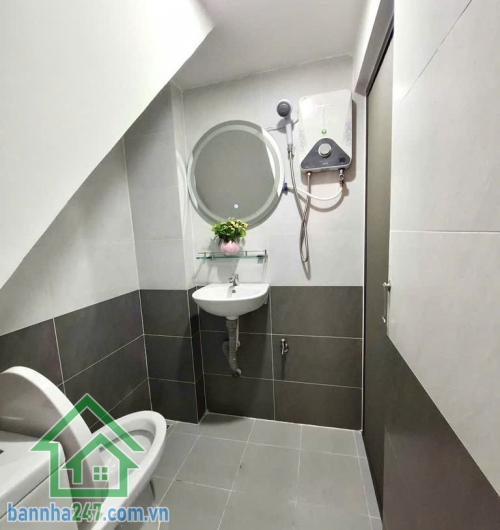 CHỈ 4.X TỶ – NHÀ 3 TẦNG HẺM 8M – KINH DOANH ĐƯỢC – PHÚ TRUNG, TÂN PHÚ – GIÁP TÂN BÌNH 