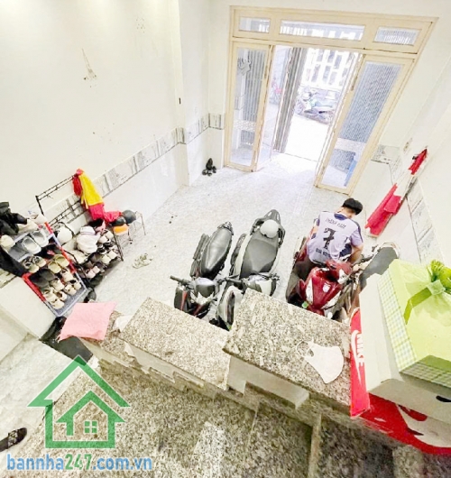 NHÀ ĐẸP 3 TẦNG – HXH TRÁNH NHAU – SÁT SIÊU THỊ AEON TÂN PHÚ - 3PN – 3WC – sân để xe riêng  Diện tích 4x14m – BTCT 3 tầng kiên cố, có sân thượng. 3PN – 3WC – sân để xe riêng 
