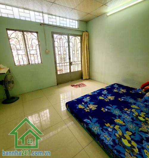 CHỈ 5.2 TỶ – NHÀ ĐẸP PHAN ANH – 46M² – HẺM XE TẢI 6M – GIÁ TỐT NHẤT KHU VỰC Nhà 1 trệt 1 lầu, 3PN – 2WC – phòng khách – bếp rộng rãi. Diện tích: 3.6 x 13m (46m²), vuông vức đẹp, hiếm có căn thứ 2.