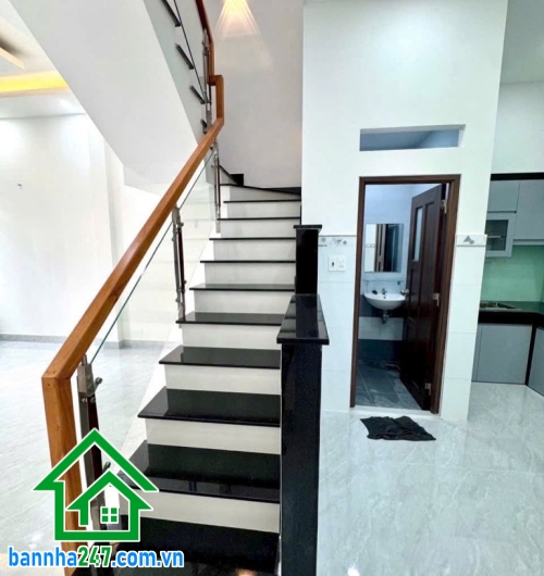 CHỈ 6.05 TỶ - SIÊU PHẨM NHÀ MỚI – HẺM XE HƠI 6M – TRUNG TÂM TÂN PHÚ – Ở NGAY Căn nhà quá lý tưởng cho gia đình nhỏ: 1 trệt 1 lầu – 2PN – 2WC- Nhà mới, sạch sẽ, chỉ xách va ly vào ở. 